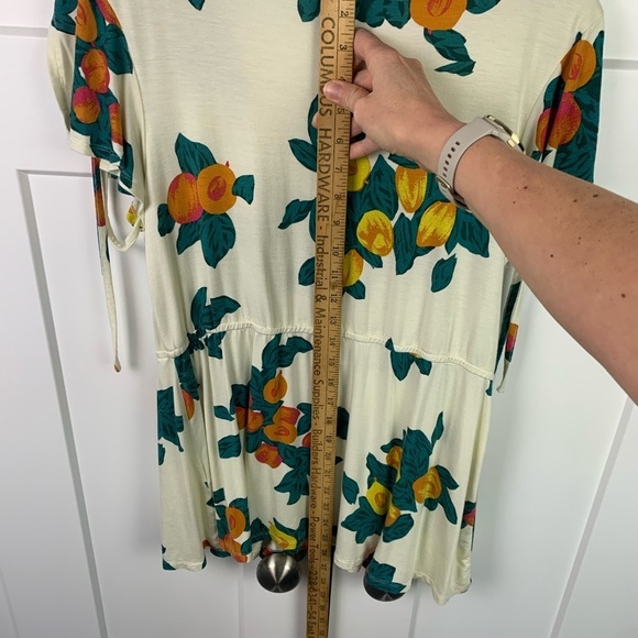 ModCloth LARGE lemon Fruit Print Tee Short Sleeve Tie Shoulder - Picture 7 of 8